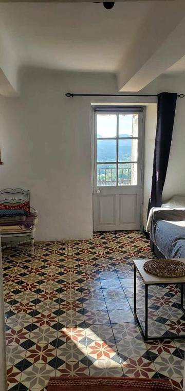 Gîte pour 6 personnes, avec vue et balcon à Trigance
