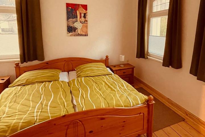 Ferienhaus für 18 Personen, mit Sauna und Garten in Schmallenberg - 3