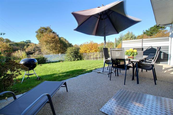 Gîte pour 6 personnes, avec terrasse et jardin à Ploemel