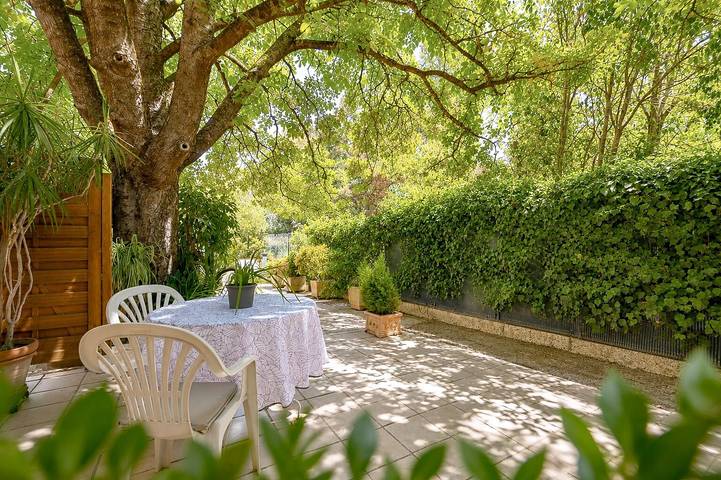 Ganzes Studio, Studio Le marronnier – Ruhiges, helles Studio mit Terrasse im Grünen in Meyreuil, Mittelmeerküste (Frankreich)