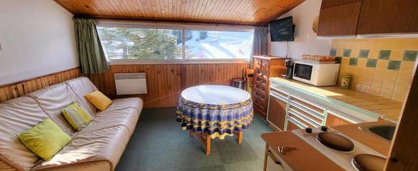 Gîte pour 4 personnes, avec vue dans Chabanon Selonnet