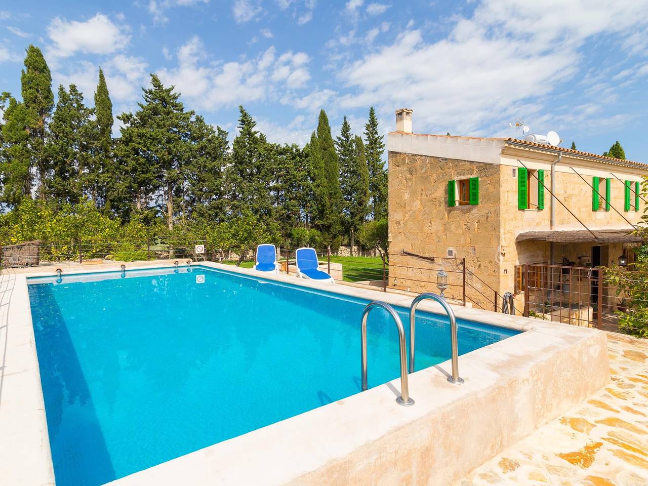 Schöne rustikale Finca mit privatem Pool in der Nähe von Maria de la Salut. in Maria de la Salut, Mallorca Inselmitte