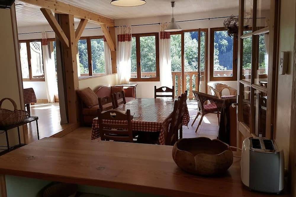 Apartamento entero, Gite 8 km from the access to Alpe d'Huez large domain in Allemond, Parque Nacional de los Ecrins