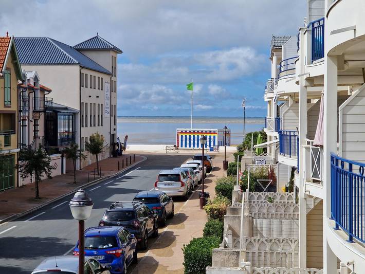 Gîte pour 4 personnes, avec Balcon et Balcon/Terrasse ainsi que Terrasse et Piscine à Châtelaillon-Plage