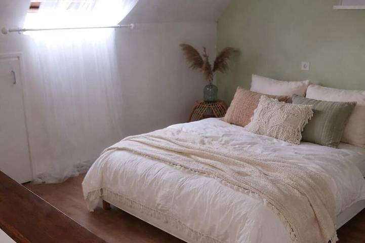 Location de vacances pour 6 personnes, avec jardin à Saint-Yrieix-la-Montagne - 2