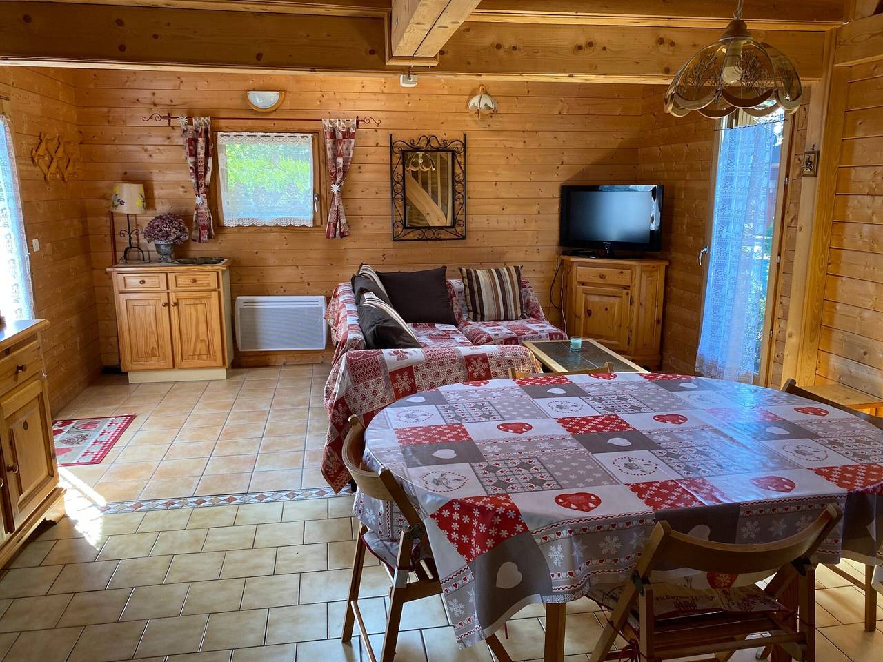 Chalet « 6p Clásico - Les Biches »: vistas a la montaña, terraza privada y Wi-Fi in Verchaix, Region Bonneville