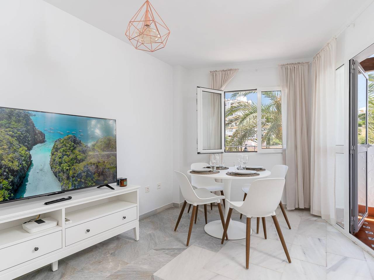 Entire holiday apartment, Blonzu Madagascar in Benalmádena Costa, Benalmádena