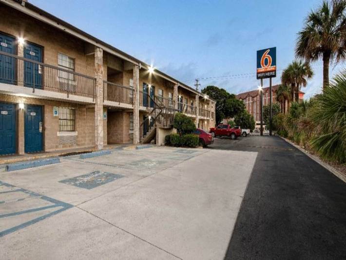 Apartamento entero, 1 cama king size | No fumadores, cocina in San Antonio, Condado de Bexar