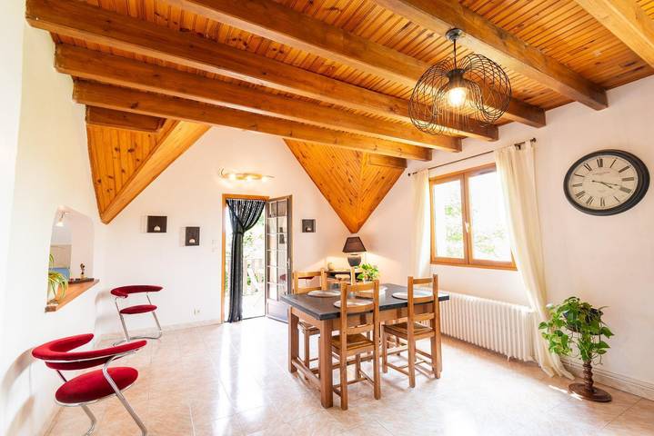 Gîte pour 4 personnes, avec terrasse dans Peyre-en-Aubrac - 3