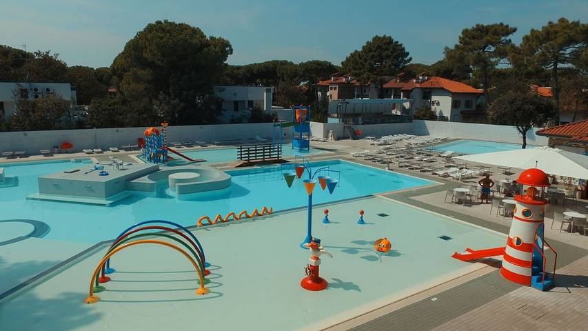 Location de vacances pour 6 personnes, avec jardin et piscine à Lido di Spina - 2