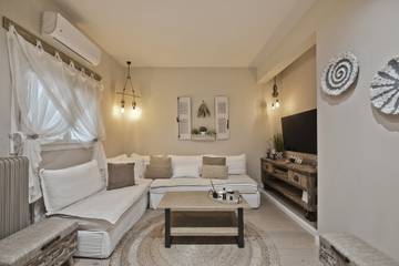 Vacation Rental for 4 Guests in Central Section of Athens, Athens Centre, Picture 2