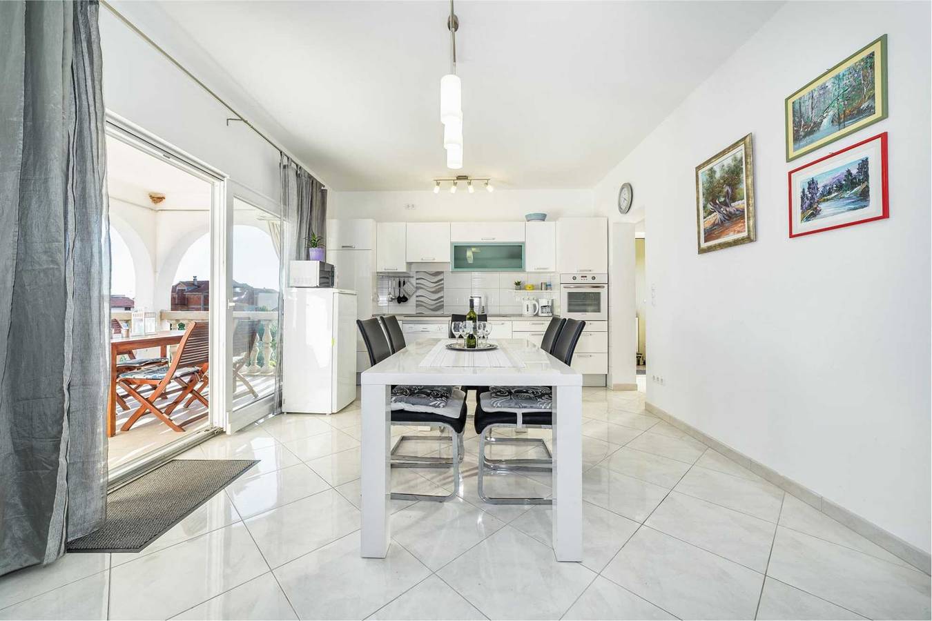 Ganze Wohnung, Perfect accommodation for larger families for eight people, Jelena G. app 2 in Srima, Šibenik-Knin