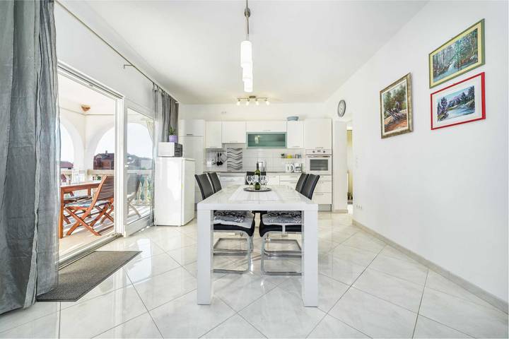 Ferienwohnung für 8 Personen, mit Balkon