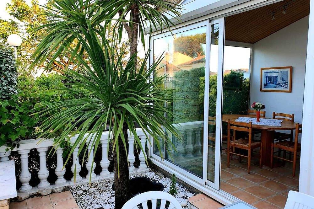 Ferienhaus mit Wintergarten und Strandnähe in Saint-Denis-d'Oléron, Côte de Beauté