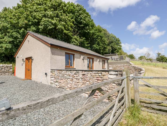 Log cabin for 4 people, with Garden in Grange-over-Sands