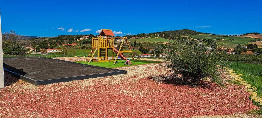Location de vacances pour 10 personnes, avec vue ainsi que piscine et jardin, animaux acceptés à Malras - 4
