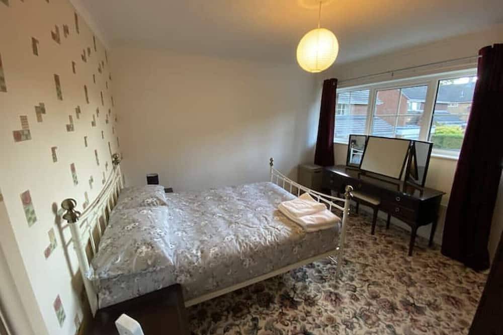 Exquisite Manor House Cul de sac Sleeps 8 with Private Parking in Darlington