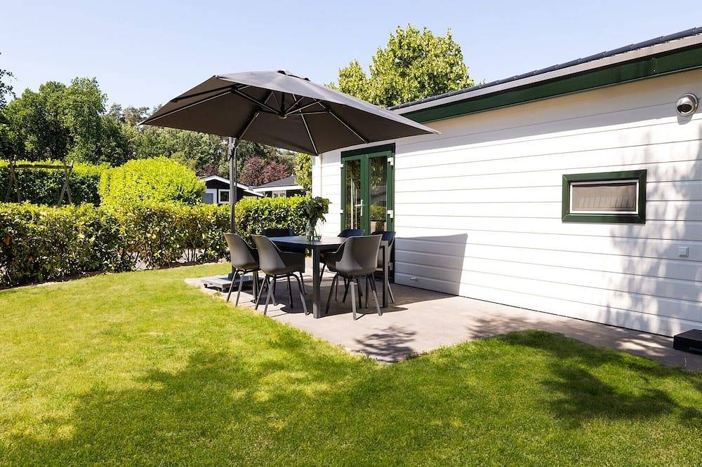 Chalet in Brabant with Spacious Garden in Veldhoven, North Brabant