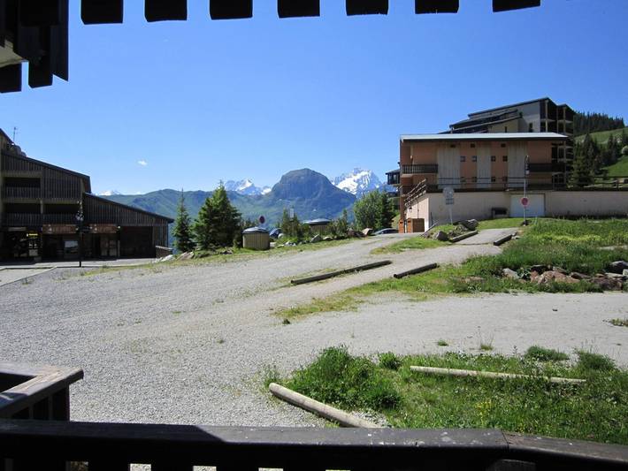 Gîte pour 3 personnes, avec terrasse dans Office De Tourisme D Auris En Oisans - 2