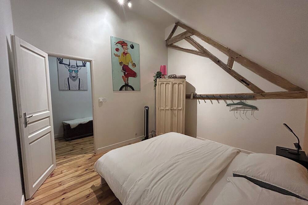 Entire vacation home in Burgundy style: Longère des Daubénys in Yonne