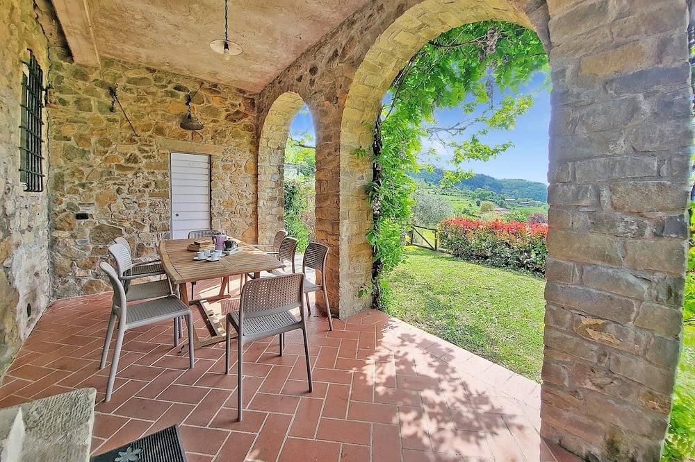 Steinhaus mit schöner Loggia,privatem Pool, zu Fuß erreichbare Einrichtungen in San Romano in Garfagnana, Garfagnana