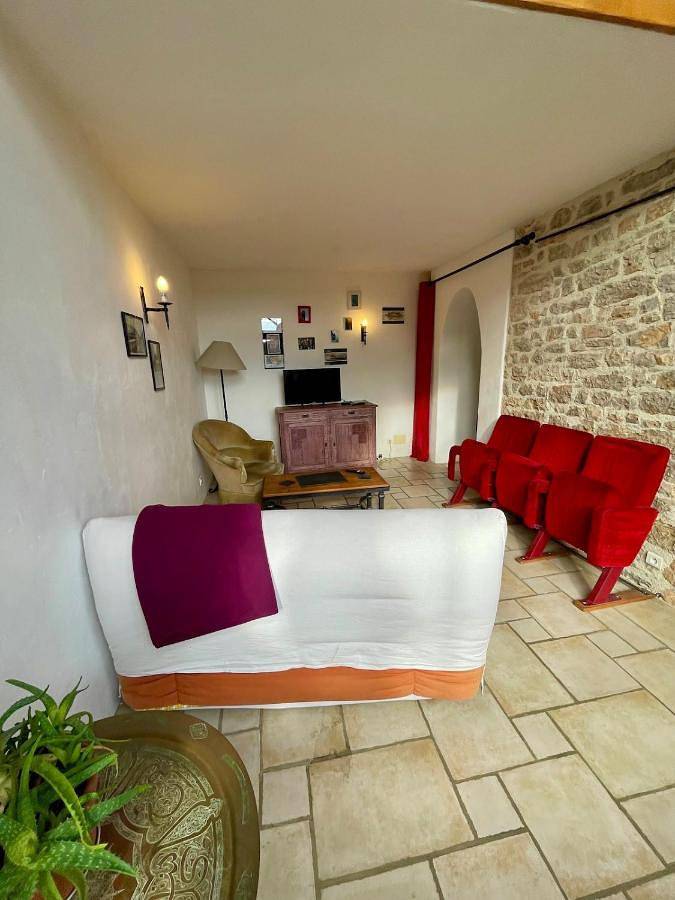 Location de vacances pour 6 personnes, avec piscine ainsi que vue et jardin à Cajarc - 3