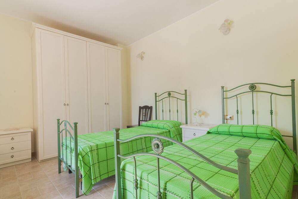 Ganze Wohnung, \"Casale Giacinta\" altes Häuschen zwischen Meer und Bergen mit Schwimmbad in Pianella, Pescara Provinz