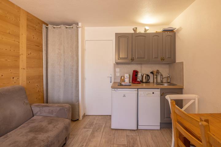 Entire apartment, Charming Apartment in the Heart of Samoëns with Balcony and Parking in Grand Massif, Samoëns