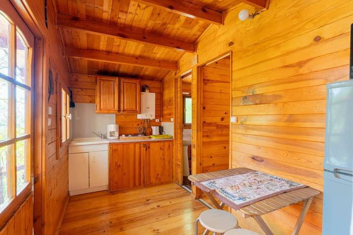 Casa vacanze 'Chalets Atypiques' con vista montagna, piscina condivisa e terrazza privata in Crillon-le-Brave, Parco naturale regionale del Mont Ventoux