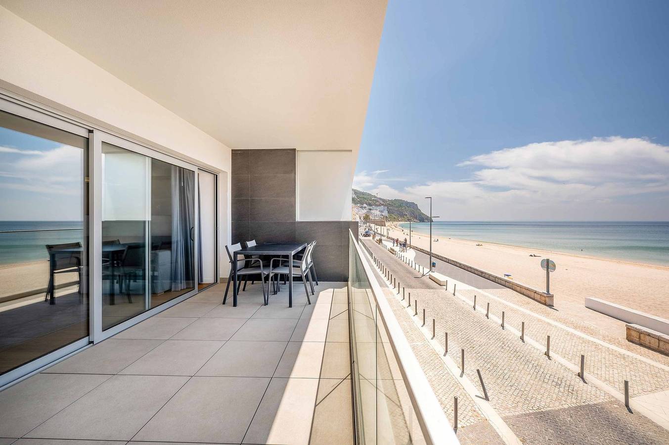 Hel lägenhet, Guestready - Golden sea view retreat in Praia do Ouro, Sesimbra