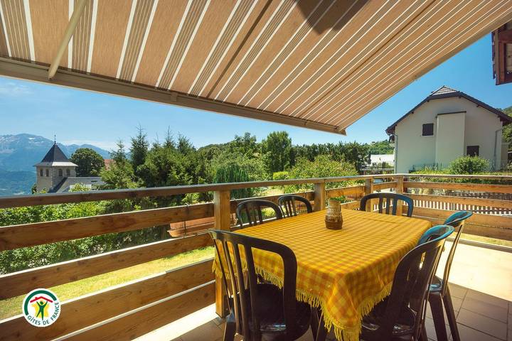 Gîte pour 8 personnes, avec terrasse ainsi que vue et jardin à Saint-Hilaire (Isère) - 2