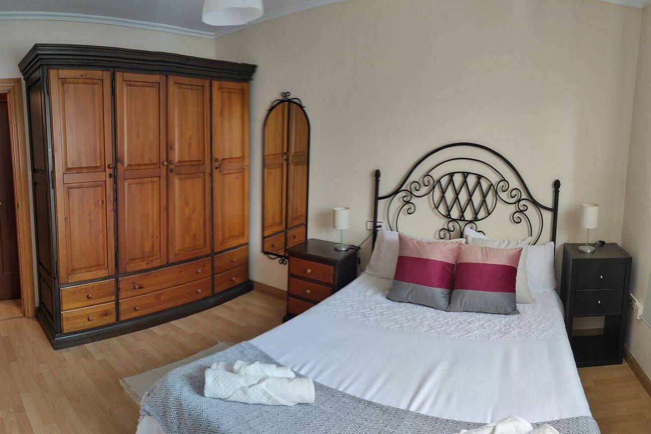 Ganze Wohnung, 1A164 Two-bedroom apartment in Gijón, Costa Verde (Spanien)