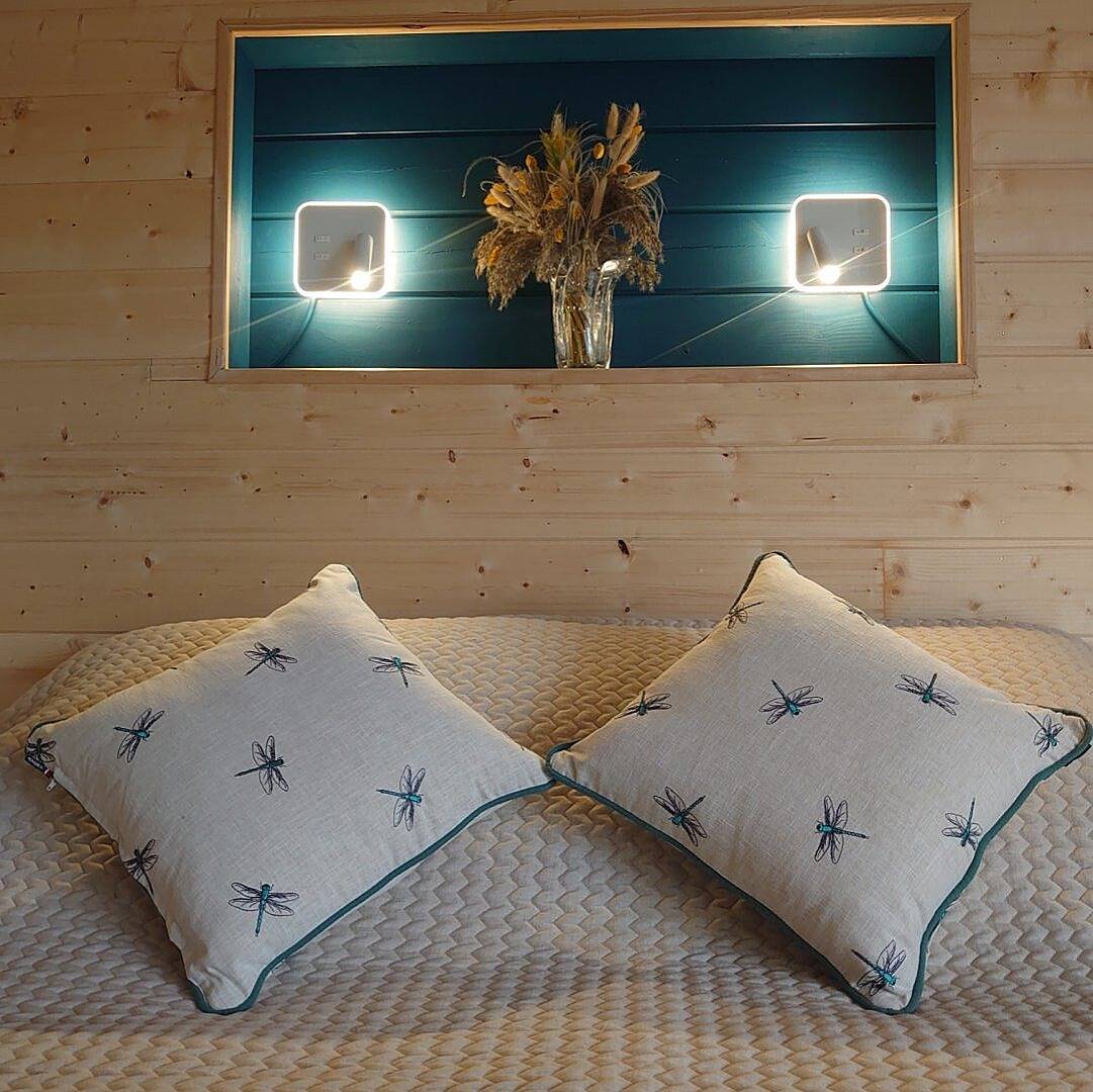 Chalet au bord de l'eau, table d'Hôtes. - Chambre et Table d'Hôtes in Sornay, Région de Louhans