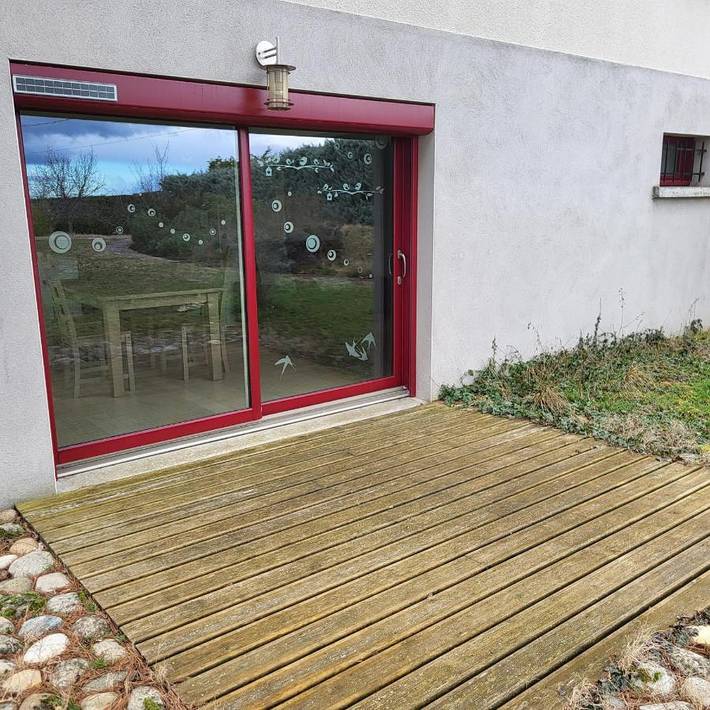 Gîte pour 2 personnes, avec vue ainsi que jardin et terrasse dans Safari Peaugres - 3