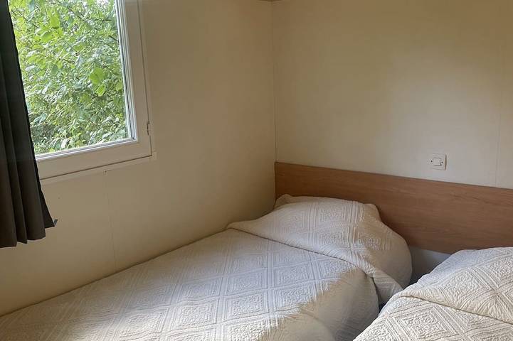 Gîte pour 4 personnes, avec terrasse et piscine à La Balme-de-Sillingy - 2