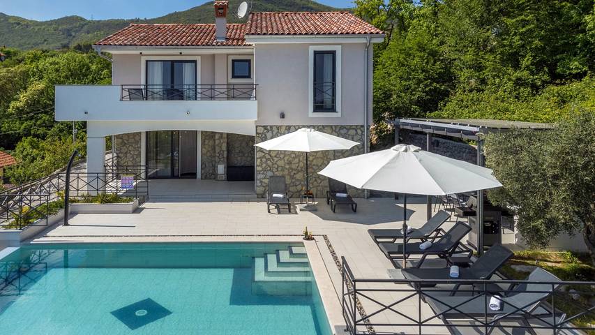 Ferienhaus für 8 Personen, mit Terrasse und Garten