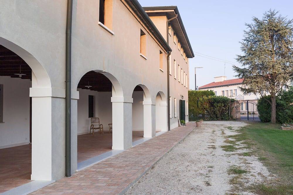 Ganze Wohnung, Bauernhaus am Ende des 19. Jahrhunderts an der Brenta Riviera in der Nähe von Venedig und Padua in Oriago, Mira