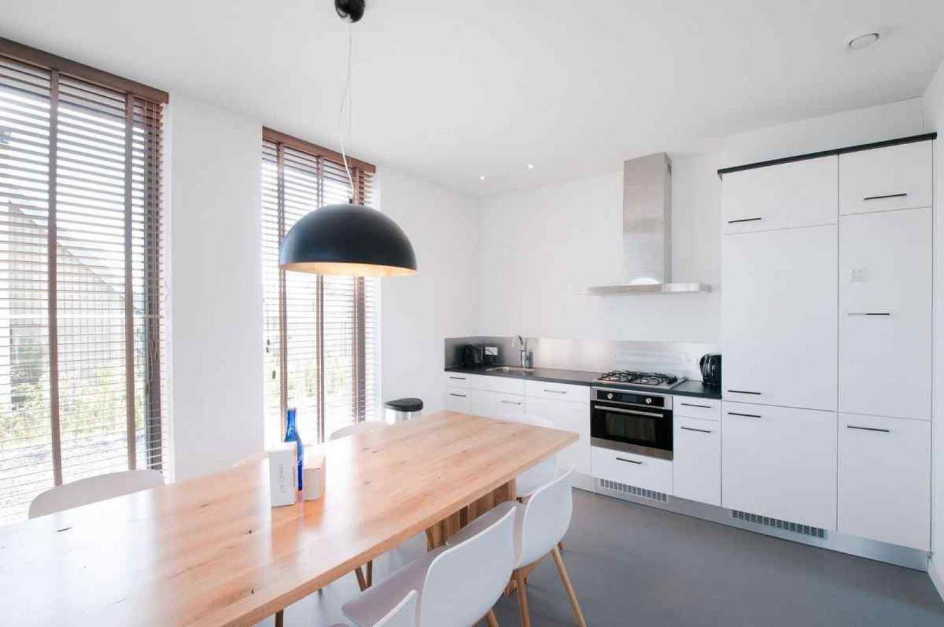 Freistehende Ferienvilla für 8 Personen mit 2 Badezimmern in einem Ferienresort in Tholen in Tholen, Niederländische Nordsee