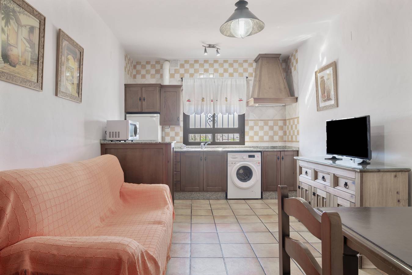 Casa de vacaciones 'Preciosa Casa En Conil' con terraza privada, Wi-Fi y aire acondicionado in Conil de la Frontera, Costa de la Luz