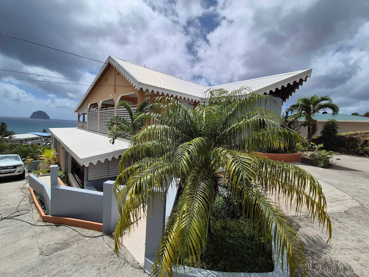 Apartamento entero, Amplio apartamento con vista al mar en Diamante 100 m² in Le Diamant, Martinica