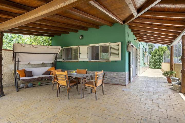 Ferienwohnung für 3 Personen, mit Garten und Pool