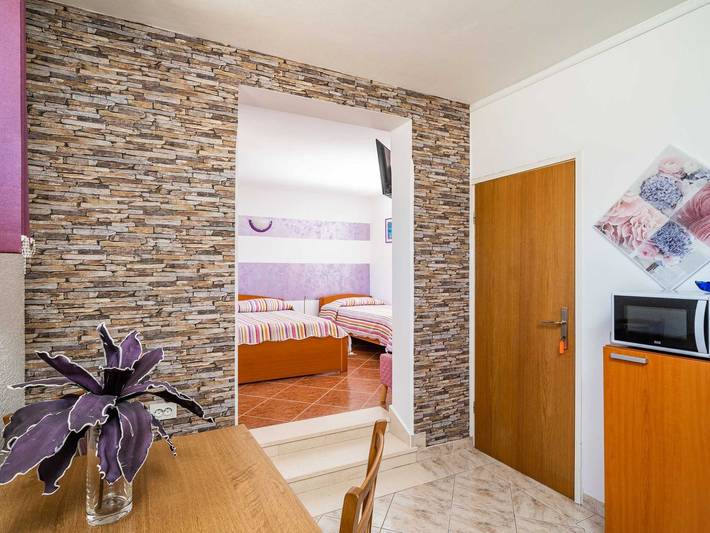 Gîte pour 3 personnes, avec terrasse, animaux acceptés à Lumbarda - 2