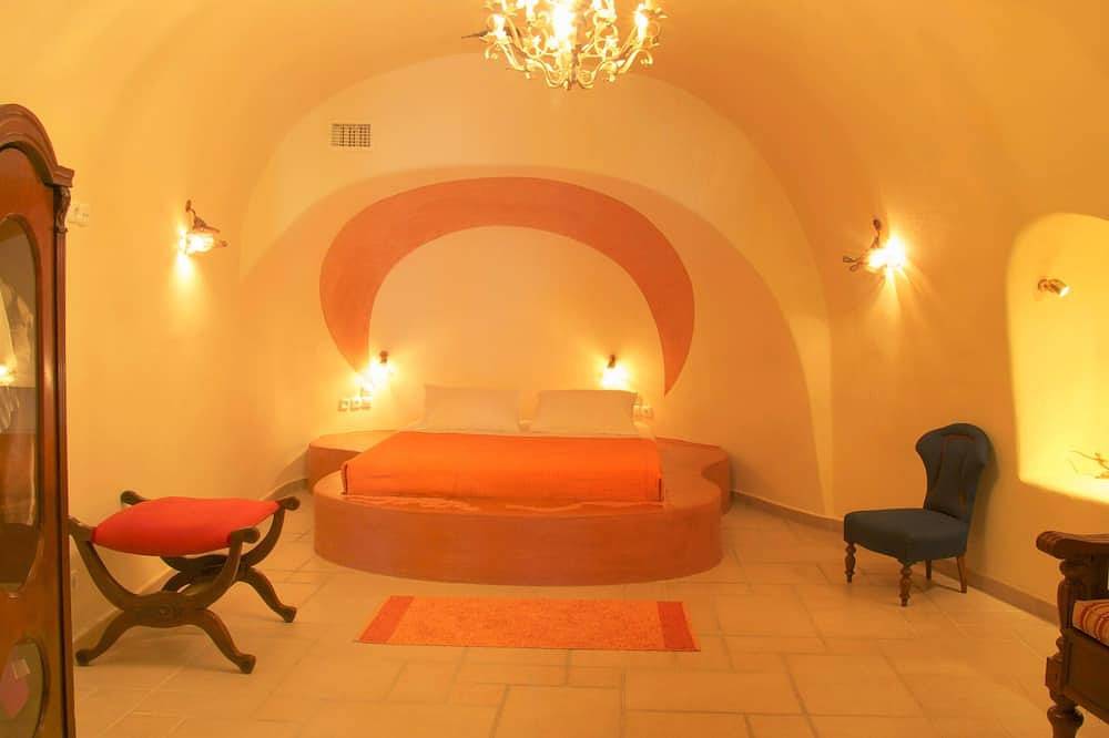 Grand Canava - Unique 1868 Winery Canava - Caldera View, Private Pool, Jacuzzi in Ormos Ammoudiou, Oia
