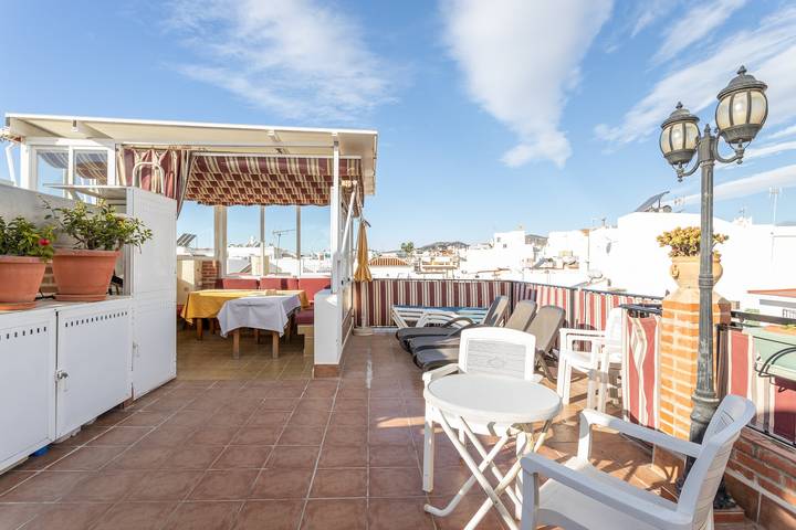 Entire apartment, Cozy Apartment with Sunny Patio, Barbecue, Wi-Fi & Air Conditioning in Nerja, Cordillera Penibética