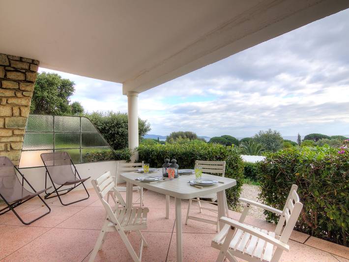 Ferienwohnung für 4 Personen, mit Terrasse in Cavalaire-sur-Mer - 2