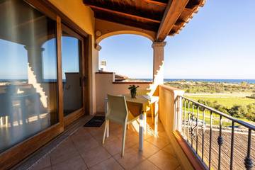 Location de vacances pour 2 personnes, avec vue et jardin à Porto Ottiolu