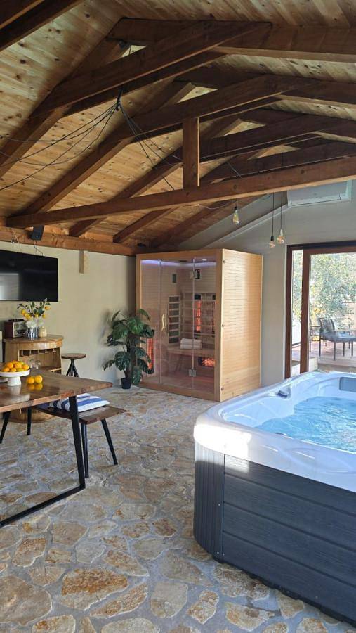 Kemping dla 7 osób, z Jacuzzi i Taras oraz Ogród i Basen w Biograd na Moru