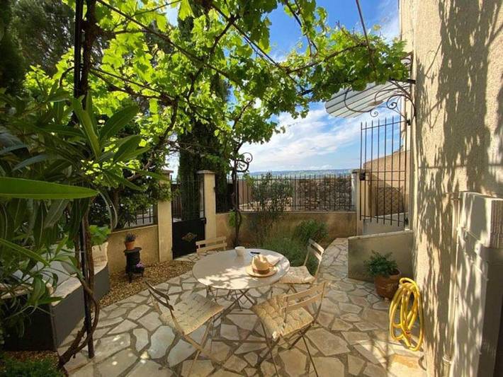 Appartement de vacances pour 2 personnes, avec Terrasse ainsi que Jardin et Vue à Sablet