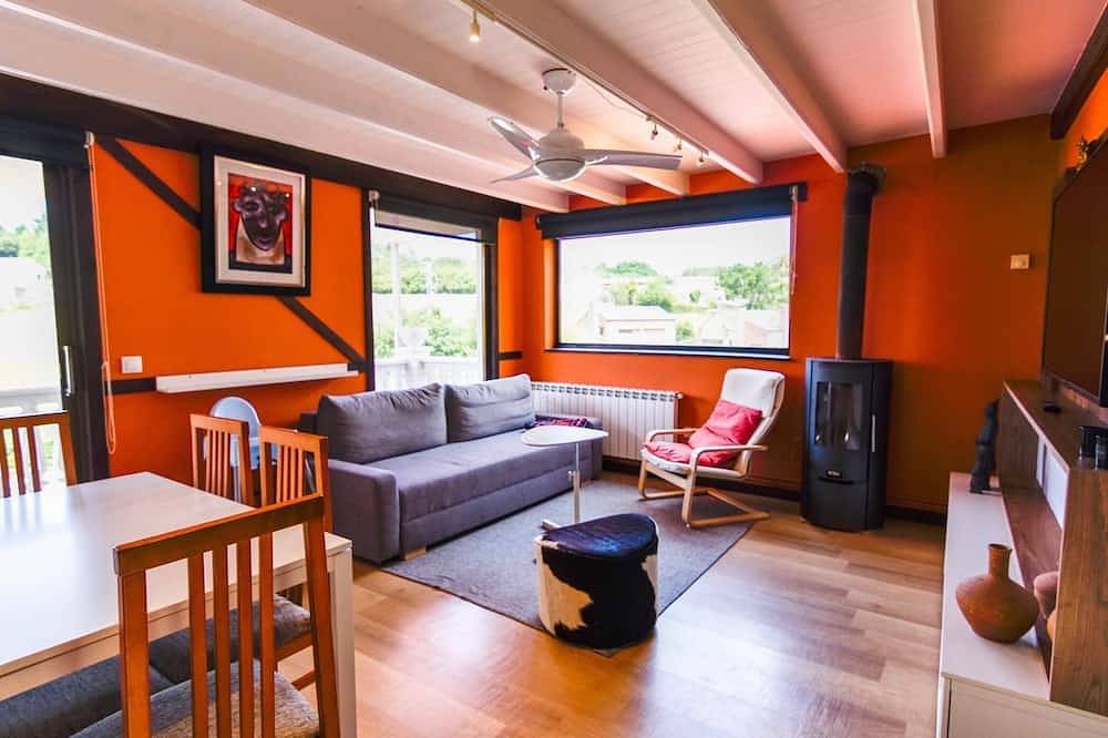 Entire apartment, Beautiful flat with large garden in Piélagos, Cantabrian Coast