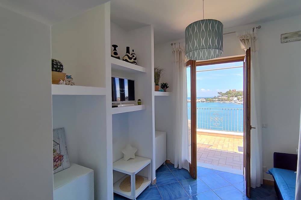 Entire apartment, Exclusiveholiday Porto view 5 mt from the sea Jacuzzi pool near beaches in Ischia Porto, Ischia City